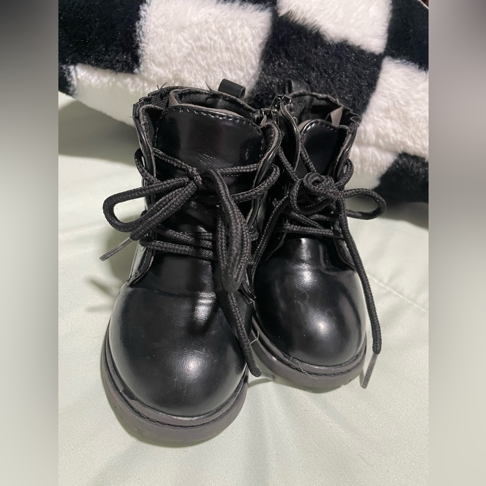 Comfy Kids Black Lace-Up Boots - Picture 2 of 10